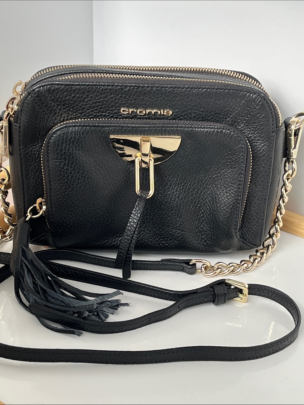 Cromia Italy Black Pebbled Leather Crossbody Bag Gold Hardware Tassel